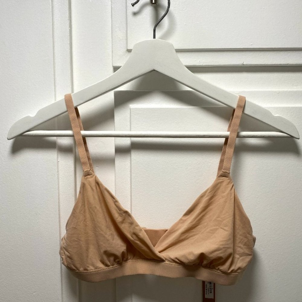 SKIMS Bralette -FITS EVERYBODY CROSSOVER BRALETTE | Color: Mica | Size: Small